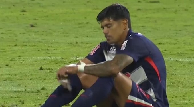 Jugador pide su cambio tras una fatiga muscular ante Juan Pablo II (Foto: Liga1MAX)