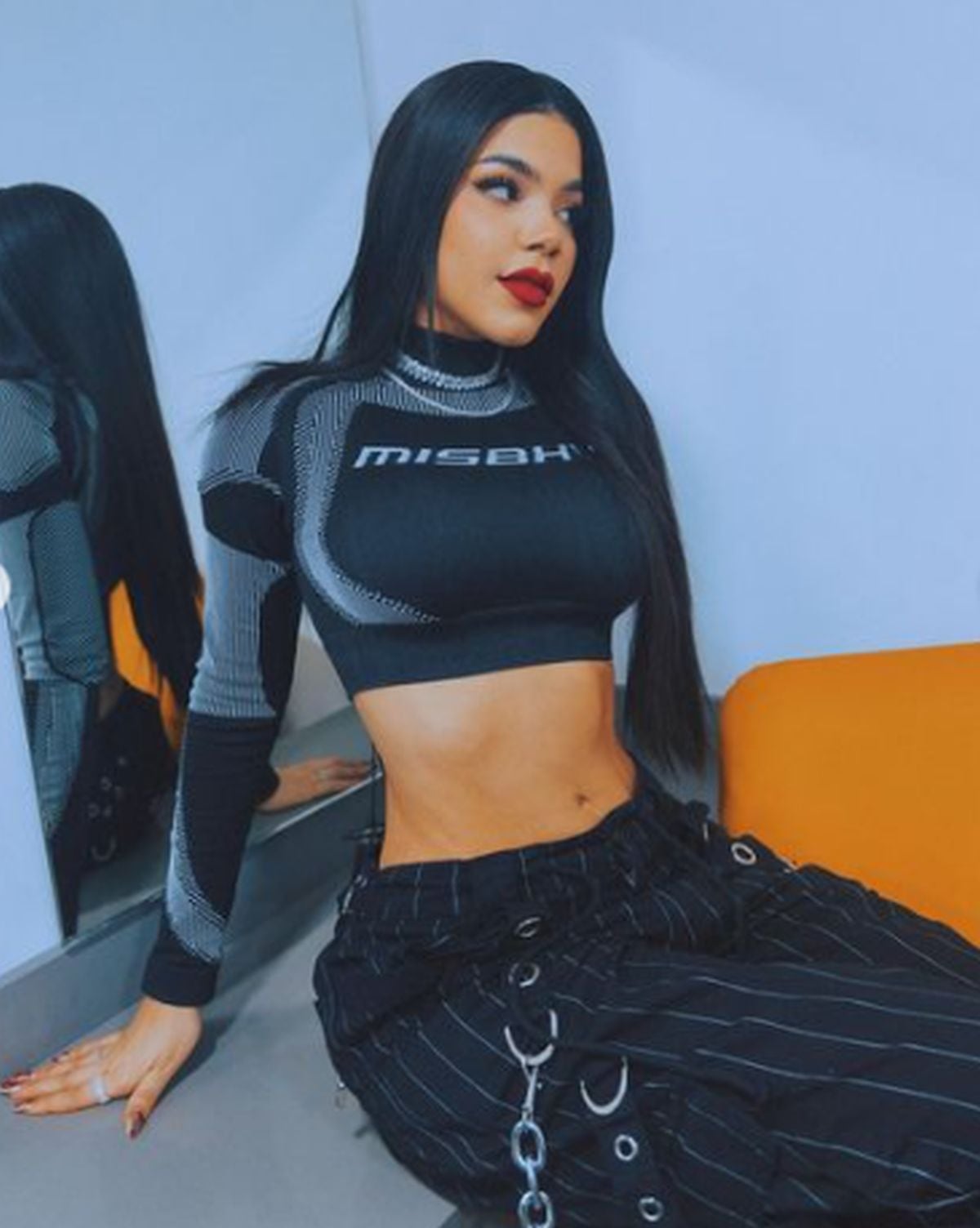 Un look que destaca la figura de la cantante mexicana (Foto: Kenia Os / Instagram)