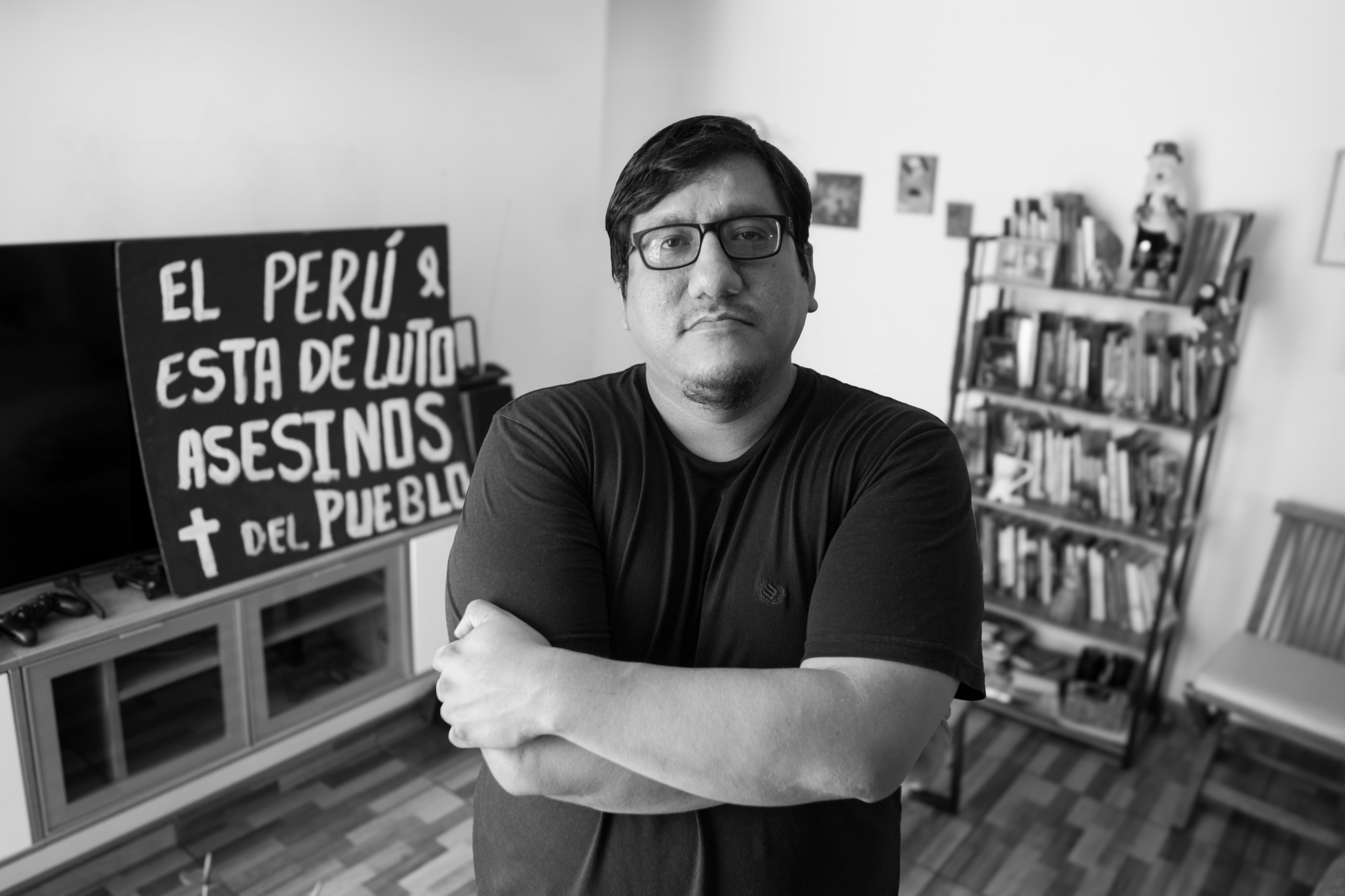"Yo siento que a San Juan de Lurigancho le tengo una deuda", dice el escritor peruano en esta entrevista.