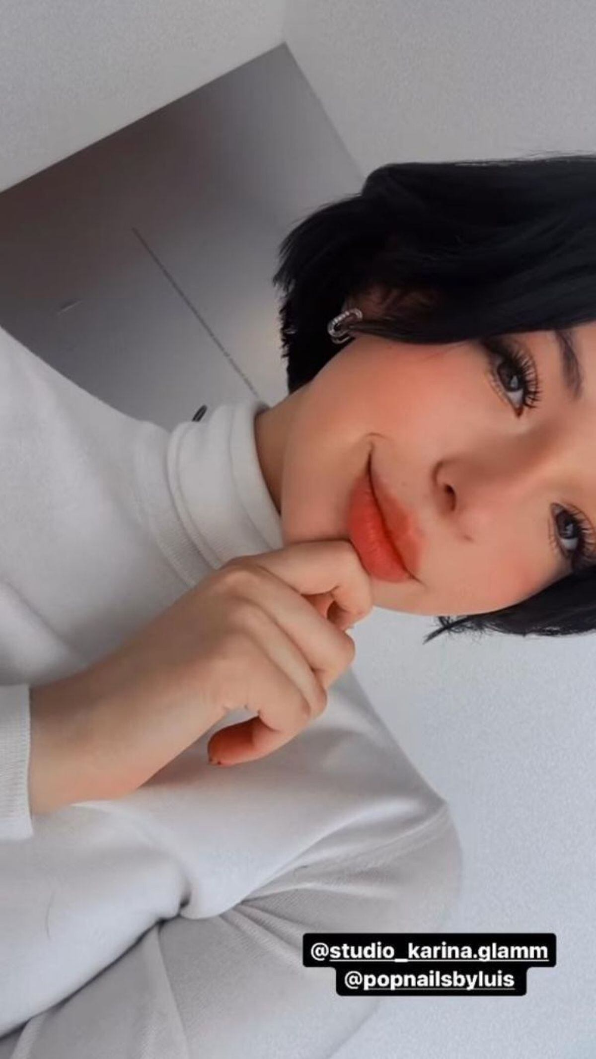 A través de una "storie" la cantante mostró los detalles estéticos (Foto: Ángela Aguilar / Instagram)