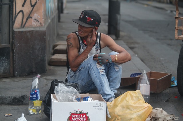 Recorrido después de los festejos de Año Nuevo al amanecer en las calles de Lima. Foto: Joseph Angeles/@photo.gec