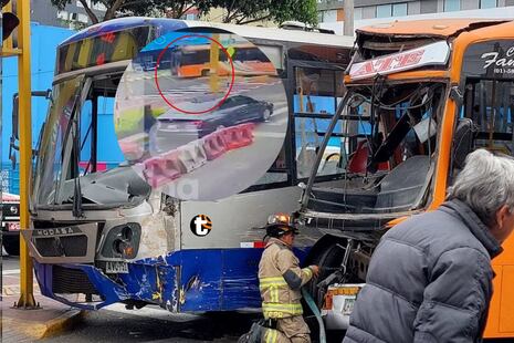 ¡Choque brutal en Lince! Bus de Evipusa impactó contra Corredor Azul y dejó diez heridos