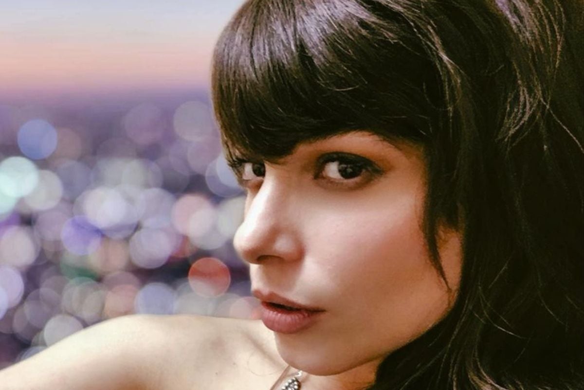 Danny Perea, quien aparece con una mirada de perfil, ha participado en varias producciones (Foto: Danny Perea/Instagram)