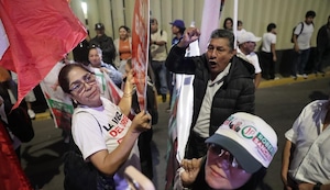 Seguidores de Fuerza Popular y Juntos por el Perú se enfrentaron antes del debate presidencial Keiko - Sánchez