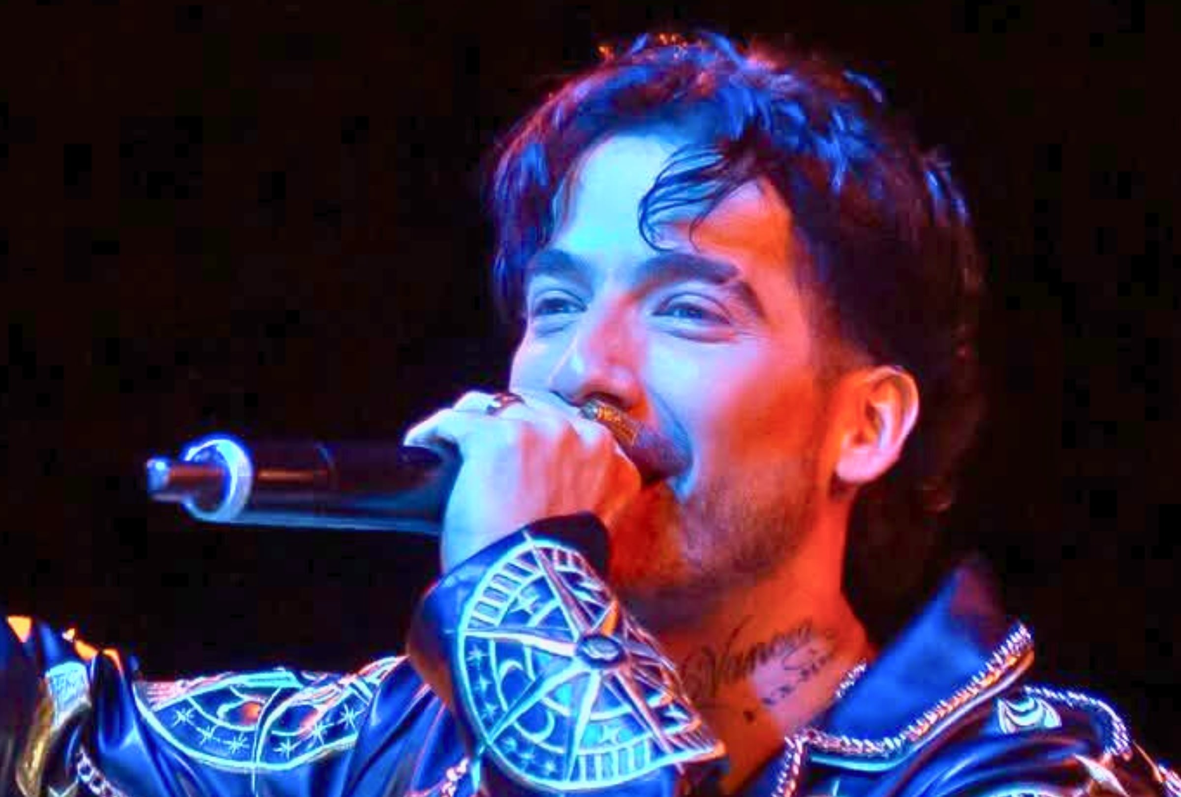 A lo largo de las tres temporadas de la serie "La reina del flow", el actor colombiano Carlos Torres asume el rol principal de "Charly Flow" Cruz Martínez (Foto: Caracol TV / Netflix)