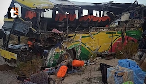 Siete peruanos mueren en Bolivia tras violento choque entre buses: chofer conducía en estado de ebriedad