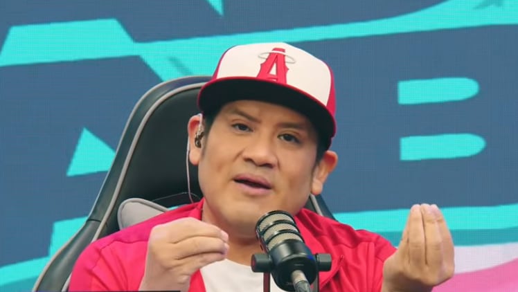 Giancarlo Cossío anuncia desviculación laboral de Angie Jibaja del pódcast 'Nadie sabe'.