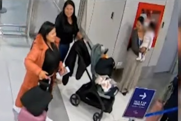 Mujeres fueron detenidas por las autoridades antes de abordar vuelo a España. (Ocurre Ahora ATV)