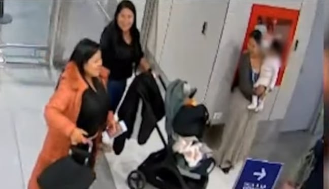 Mujeres fueron detenidas por las autoridades antes de abordar vuelo a España. (Ocurre Ahora ATV)