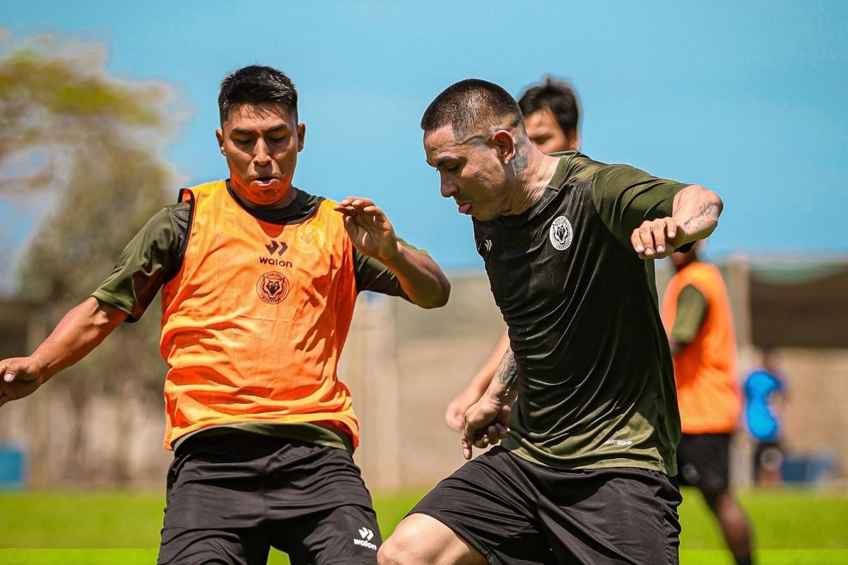 Jean Deza ya empezó a repartir 'chocolate' en el equipo chinchano (Foto: @domingodianeras)