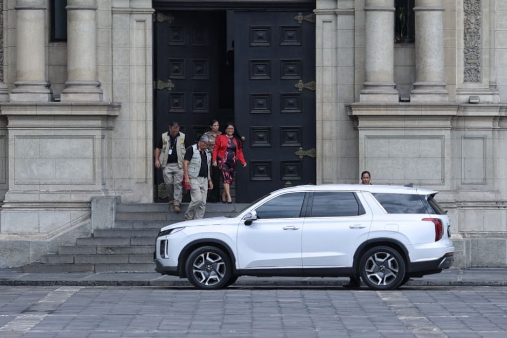 Salida de la expresidenta de Consejo de ministros, Denisse Miralles, de PCM. Fotos: Joel Alonzo/ @photo.gec