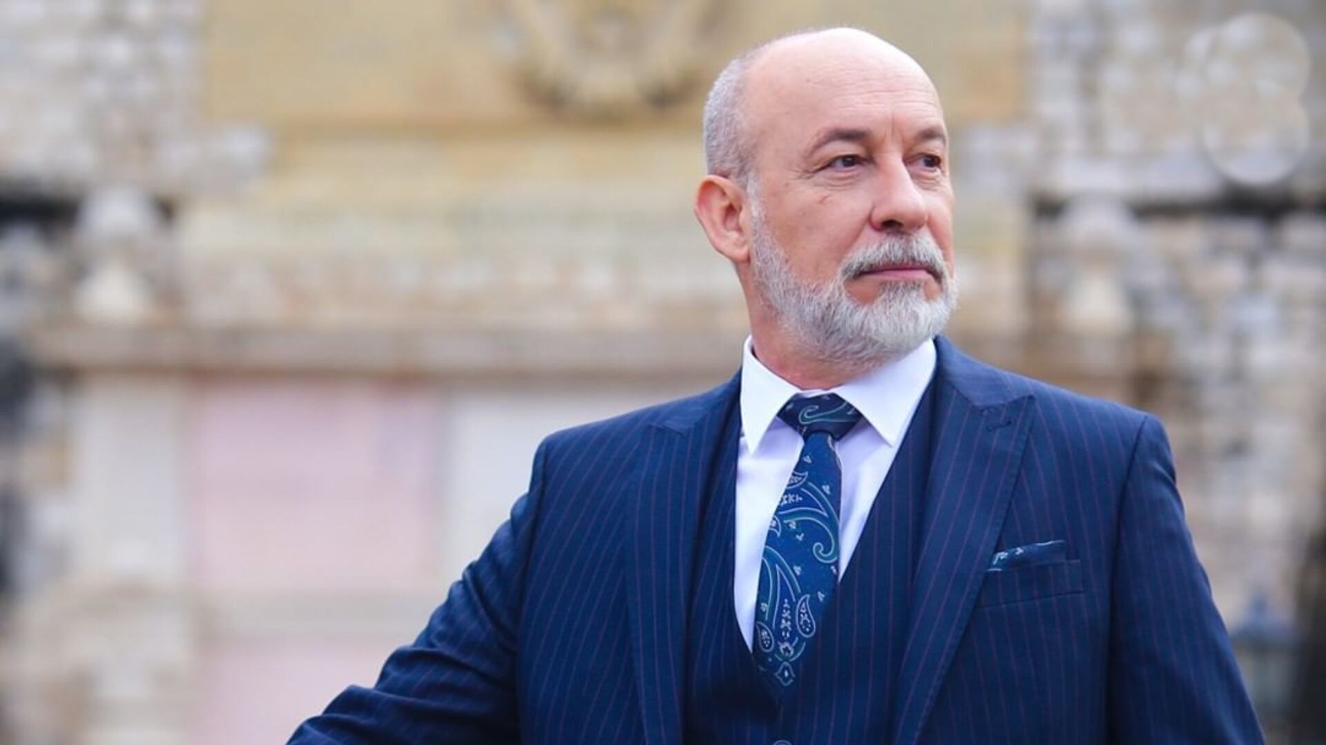 Erdal Kuçukkömürcü interpreta a Güven en La hija del embajador (Foto: Medyapım / MF Yapım)