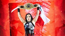 Stephanie Vaquer recuperó el Título Mundial Femenino en el regreso de WWE a Chile | VIDEO
