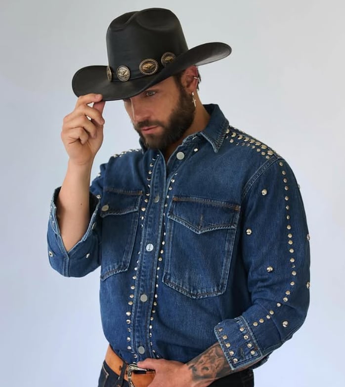 Nicola Porcella actúa en la telenovela mexicana 'Amanecer' y comparte con Fernando Colunga.