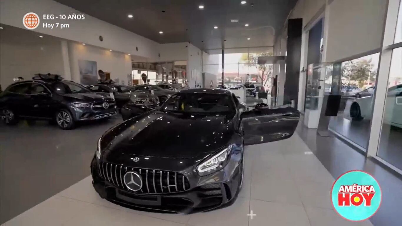 El carro que habría comprado Jefferson Farfán a su hija. Foto: Captura de pantalla