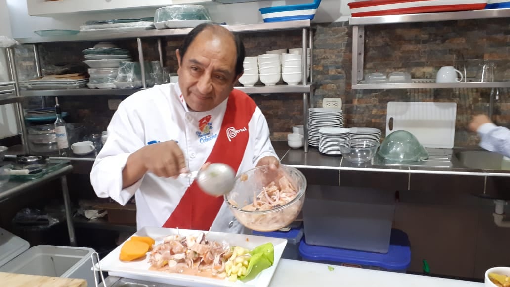 Doce empresarios gastronómicos, muchos de ellos víctima de extorsiones, dieron su respaldo al también empresario Javier Vargas, ‘Rey del Ceviche’. (Fotos: Mónica Rochabrum/Trome)