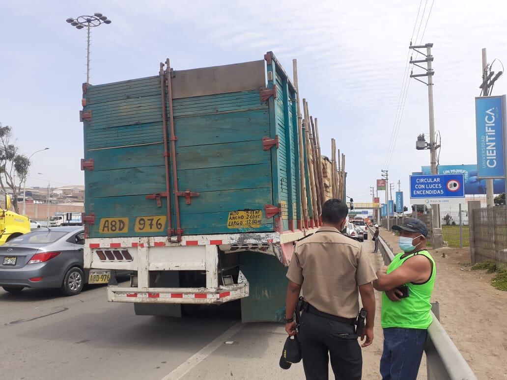 Alejandro Tito Alvarado Quiñones (45), murió en un aparatoso choque de la camioneta contra un camión. (foto: Mónica Rochabrum/Trome)