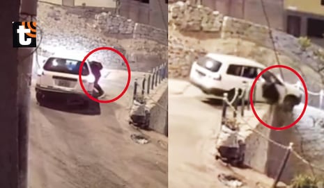 ¡Evitó el robo! Taxista acuchillado arrastra a ladrón con su auto y lo lanza a desnivel de 4 metros en Ch...