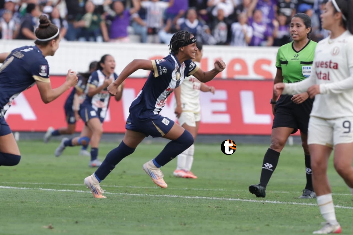 Sashenka Porras mandó el clásico de la final del Clausura a los penales. (Foto: Julio Reaño/ @photo.gec)