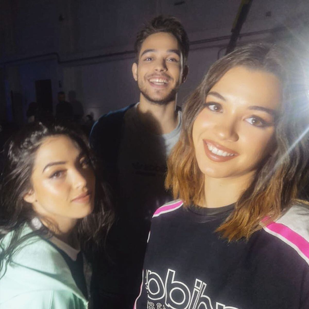 El actor junto a sus dos hermanas (Foto: Franco Pennano / Instagram)