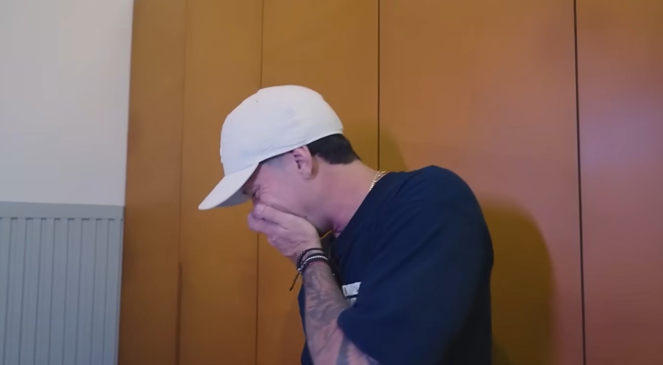 Shirley Arica encuentra el anillo de Mario Hart y Korina en plena entrevista.