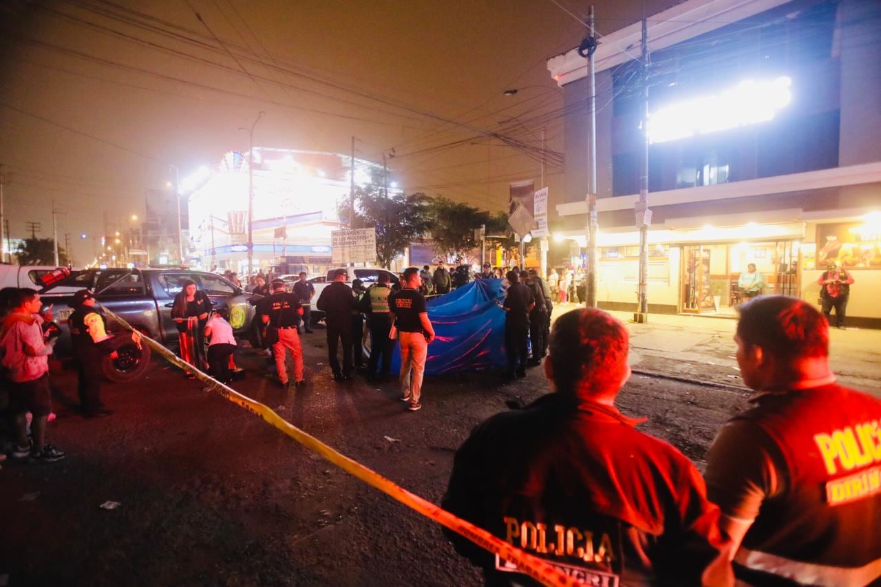 Un jalador de origen venezolano fue asesinato a balazos frente al Mercado Unicachi en Los Olivos. (Fotos: César Grados / @photo.gec)