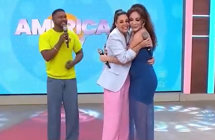 Janet Barboza cumple 52 años y protagoniza abrazo con Rebeca Escribens