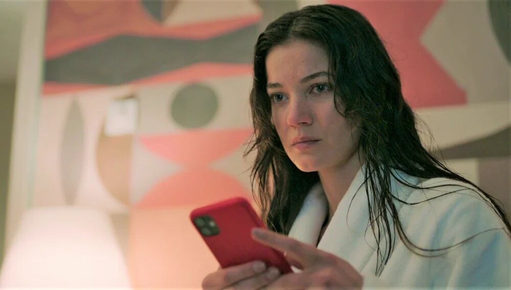 Ceylín implicada en un crimen en la telenovela turca "Secretos de familia" (Foto: Ay Yapım)