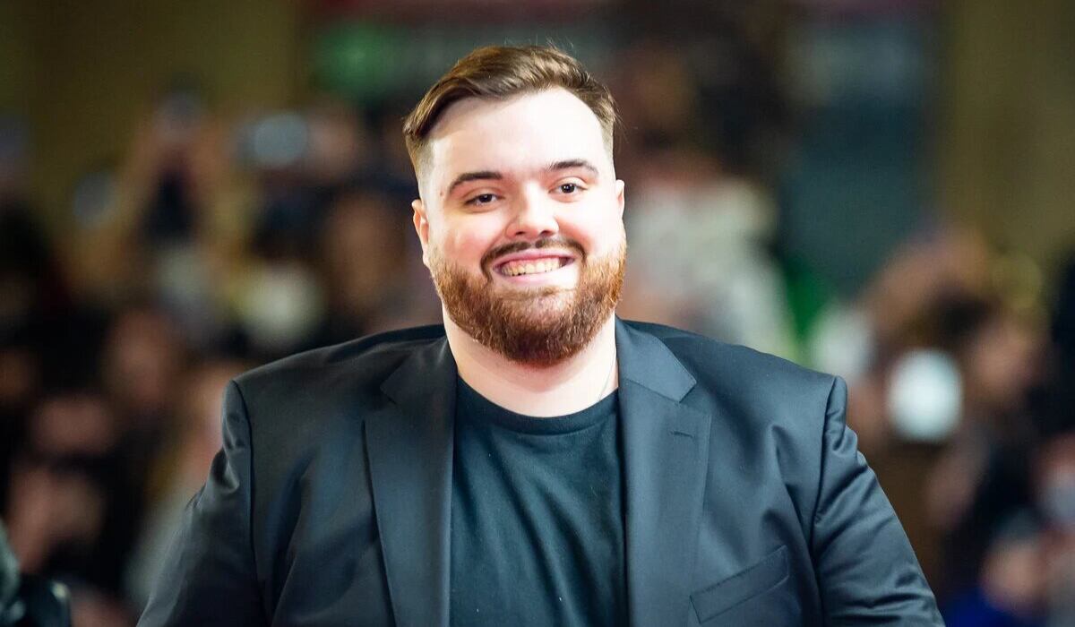 La carencia de visión que sufre Ibai Llanos afecta en sus actividades diarias (Foto: Fan Content)