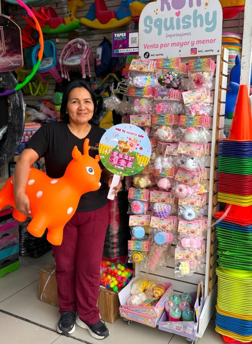 Mamitas y vendedoras del Centro de Lima se apuntan con la promo de 'El Chanchito de la Suerte'. Foto: Trome.