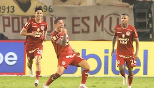 Gianluca Lapadula abre la cuenta para Universitario ante Sporting Cristal | VIDEO