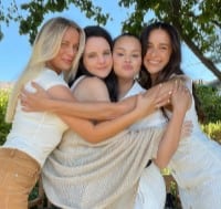 Selena Gomez y sus amigas comenzaron a frecuentarse tras dejar la iglesia (Foto: Selena Gomez / Instagram)