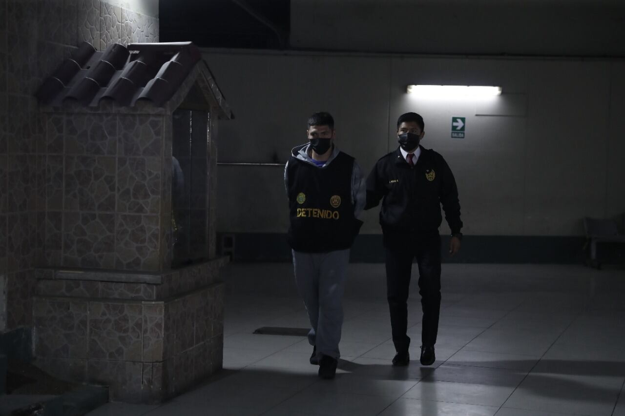 Tres presuntos miembros de la banda ‘Los Pulpines del chantaje online’, fueron intervenidos. (foto: Hugo Pérez/GEC)