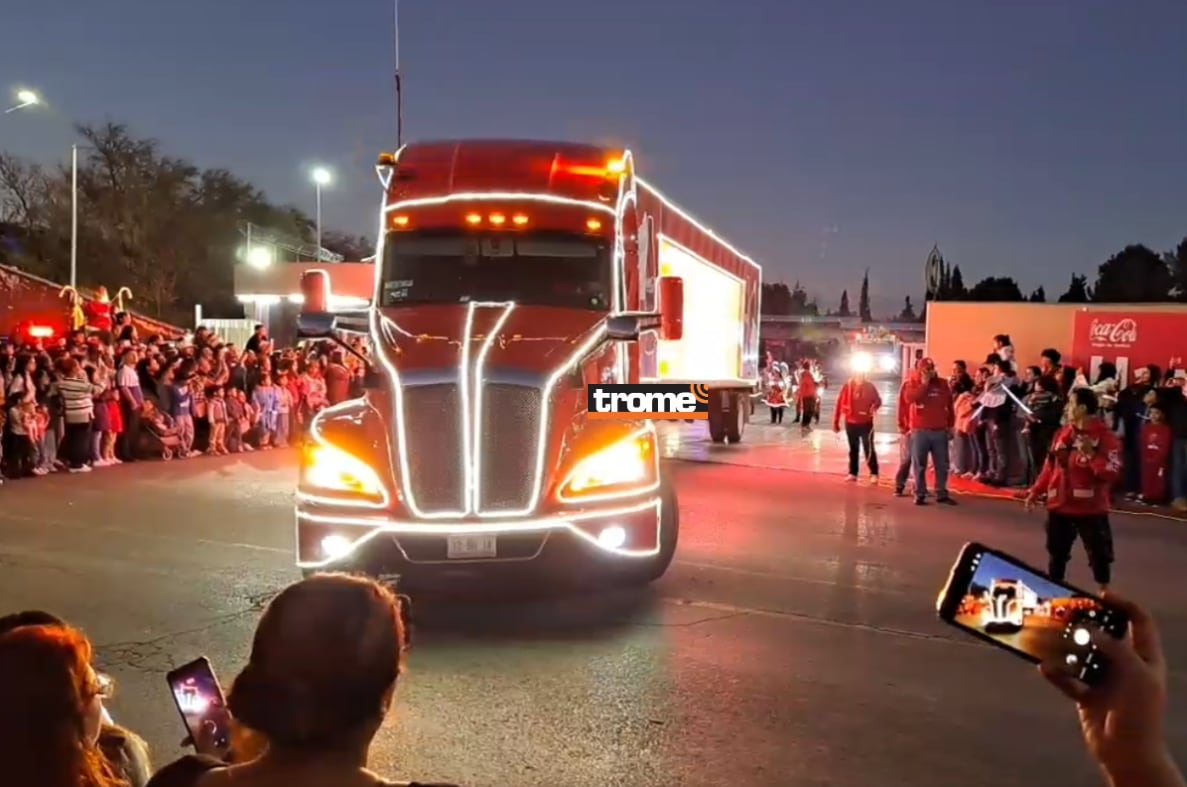 La temporada navideña presenta casas decoradas y también eventos que llenan las calles de alegría e invitan a celebrar con emoción y unión familiar. (Foto compos. Isabel Medina / Trome).