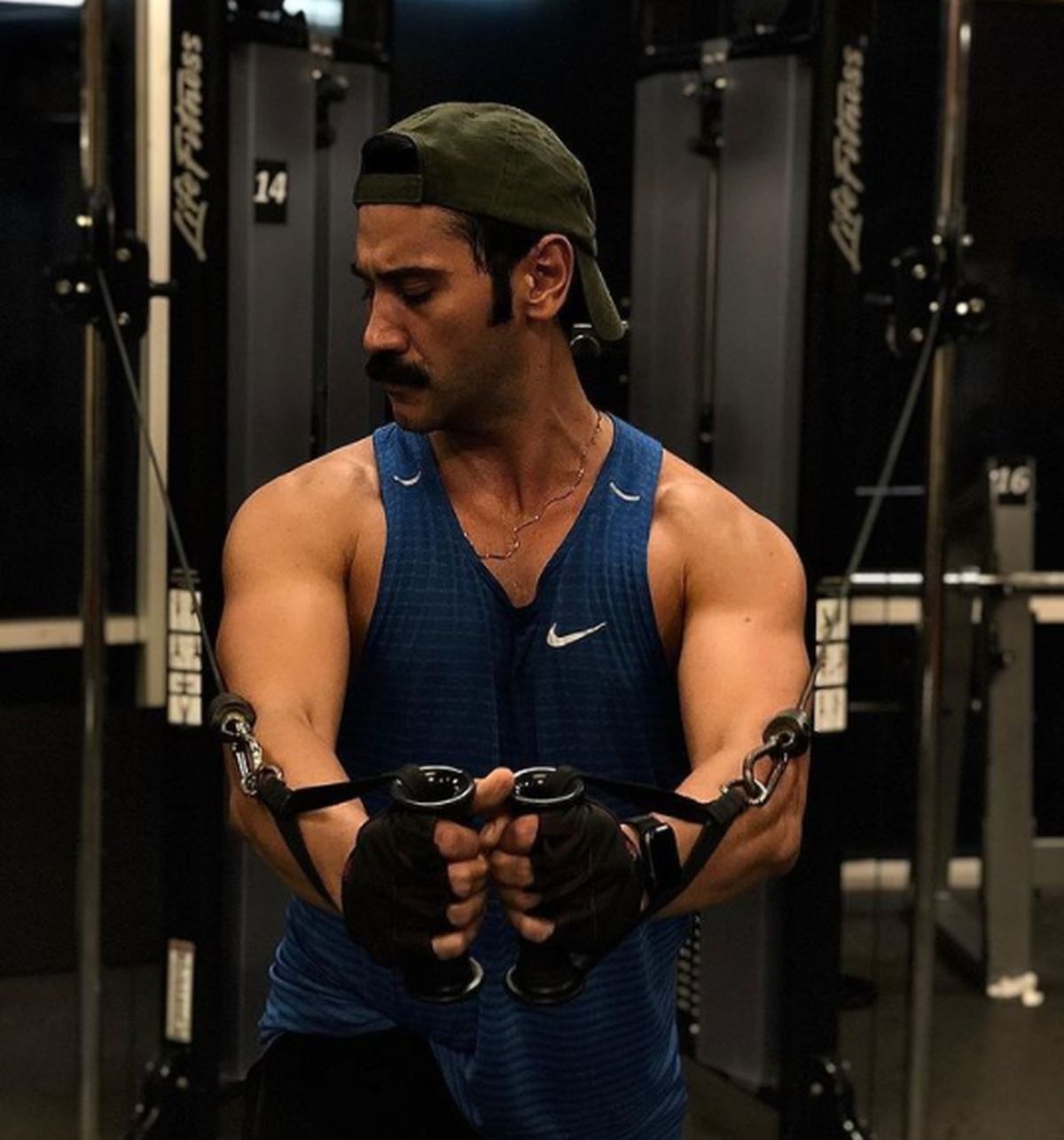 El actor se esmera en ganar masa muscular. (Foto: Uğur Güneş / Instagram)