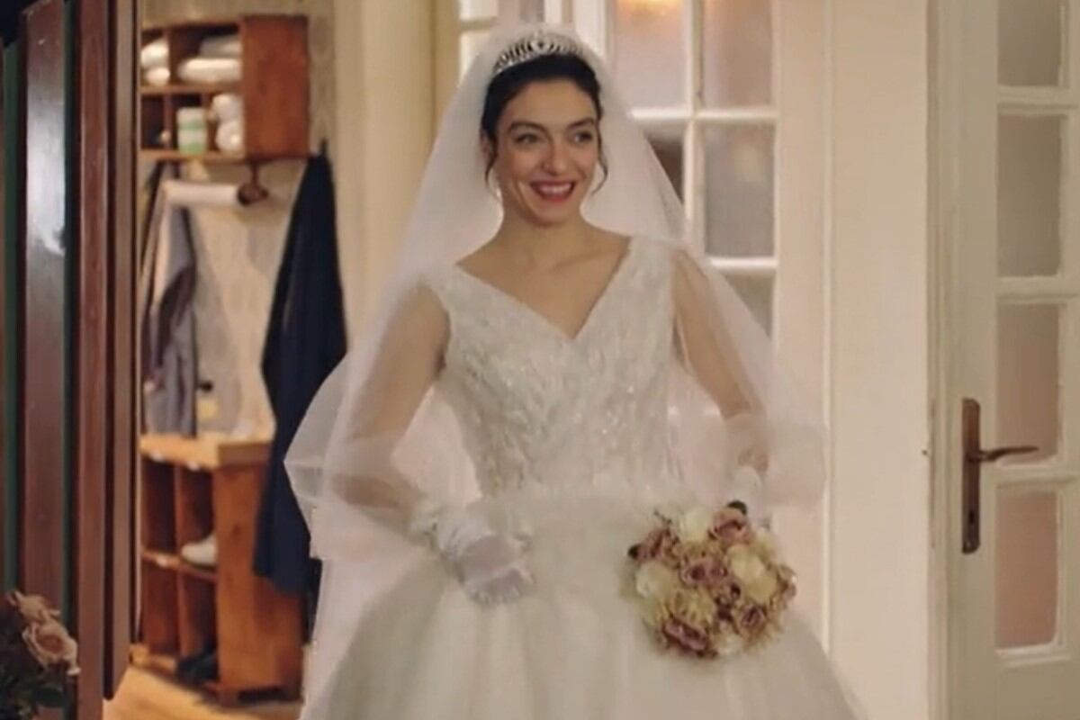 Gülben está muy emocionada por su boda (Foto: Antena 3)