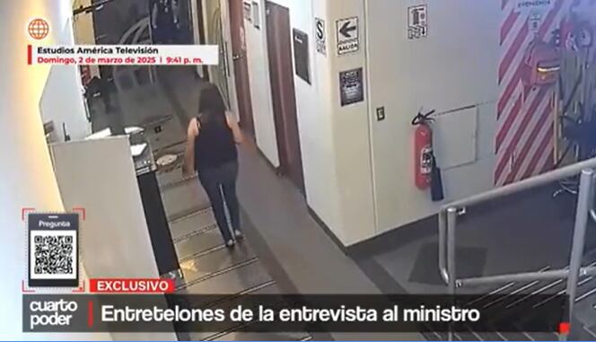 Asesora de comunicaciones del ministro Juan Santiváñez lo abandonó.