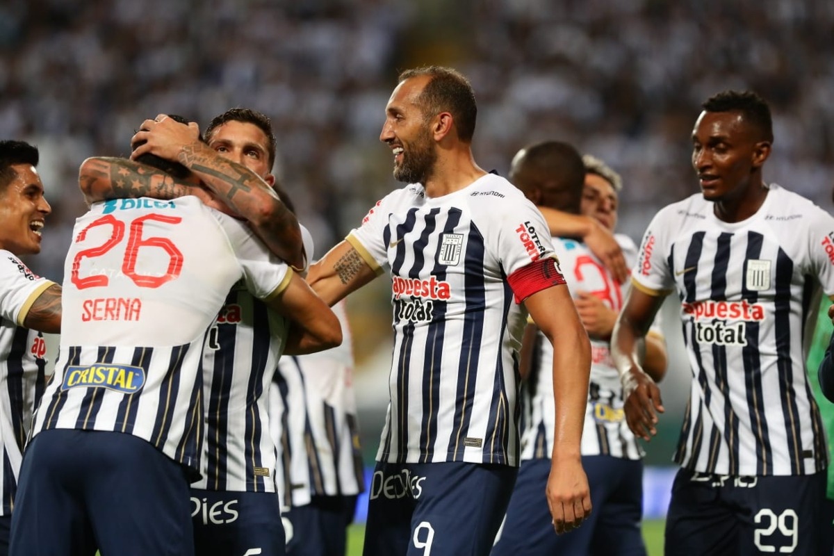 Alianza Lima se impuso al Once Caldas y dejó diversas sensaciones en la llamada 'Noche Blanquiazul'