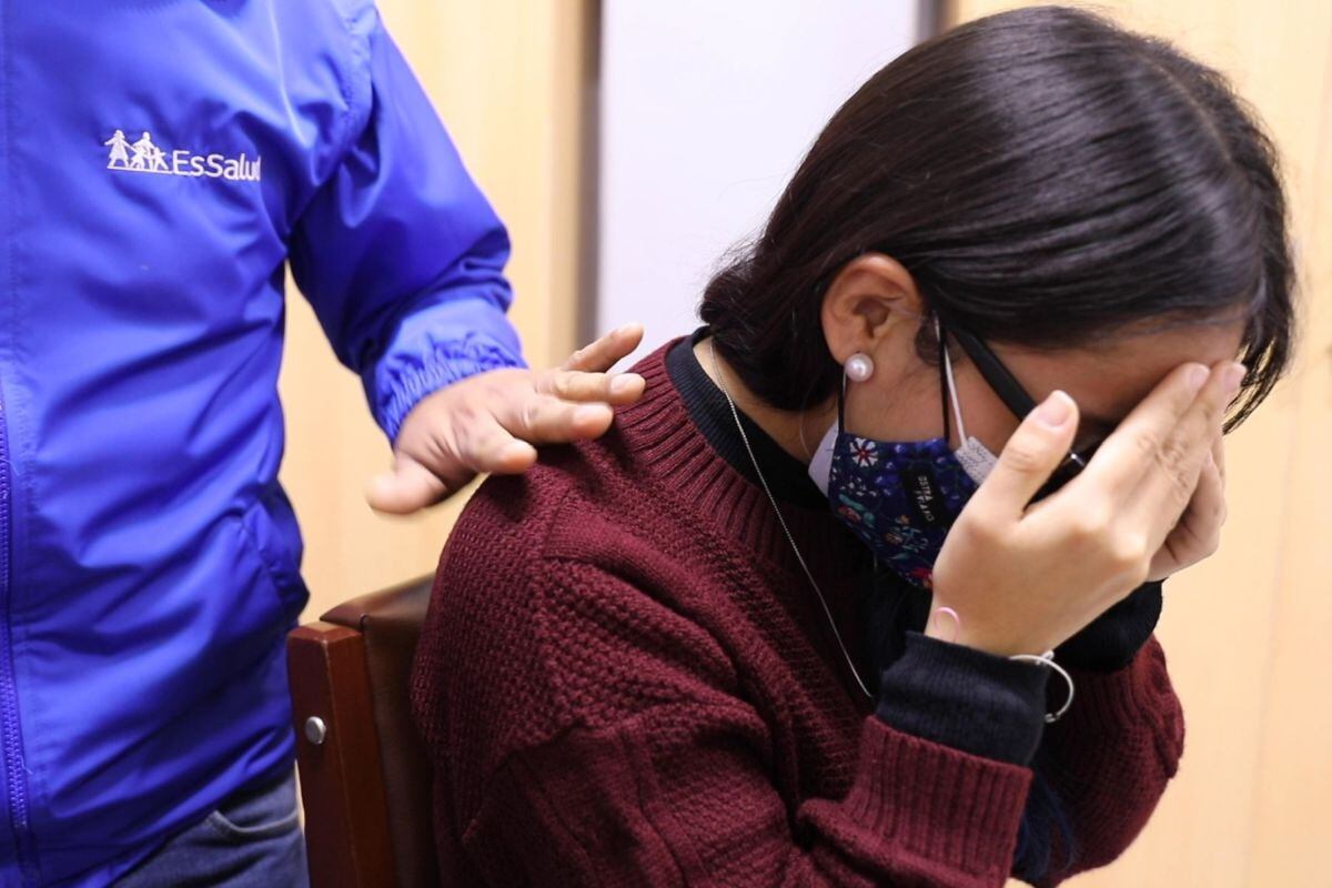 Mientras los científicos y los médicos trabajan para tratar y curar los síntomas físicos del coronavirus, muchas personas tienen problemas con la longevidad emocional de la pandemia. (Foto: Minsa)