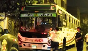 San Martín de Porres: Extorsionadores balean bus lleno de pasajeros | VIDEO