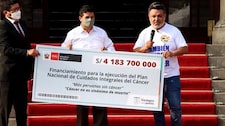 Pepitas de Trome: José Recoba mostró en el debate una foto de Pedro Castillo y Andrés Hurtado