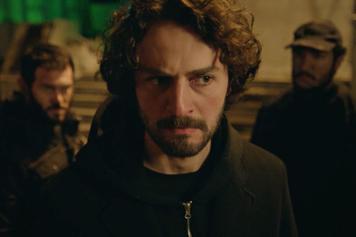 “Inocentes” es una adaptación de la sección "Trash Apartment" de la novela "The Inside of the Medallion" de Gülseren Budaıcıoğlu (Foto: OG Medya)