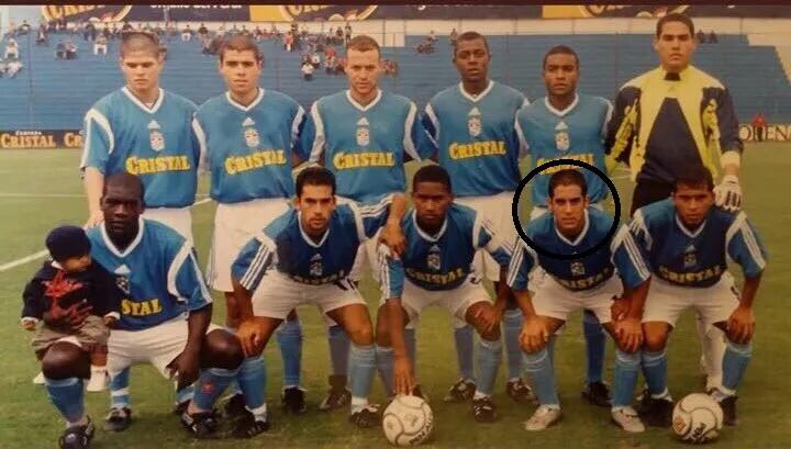 Óscar Del Portal jugó en clubes como Sporting Cristal, Deportivo Municipal, Estudiantes de Medicina y San Marcos. Foto: Once.