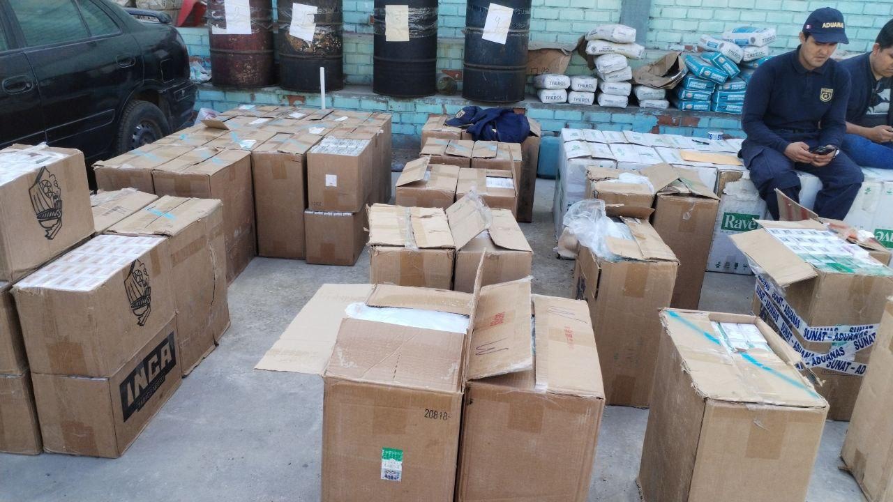 Más de 800 mil cigarrillos ilegales fueron incautados por la Policía Fiscal en diferentes operativos realizados en Cercado de Lima y San Juan de Lurigancho.