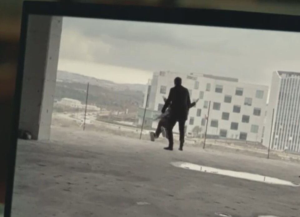 Kaan le muestra el video a Kadir donde se observa quién mató a su padre. (NG Medya)