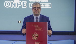 ¡Tenía tres! Fiscalía halla pasaporte vigente que Corvetto no entregó y refuerza riesgo de fuga