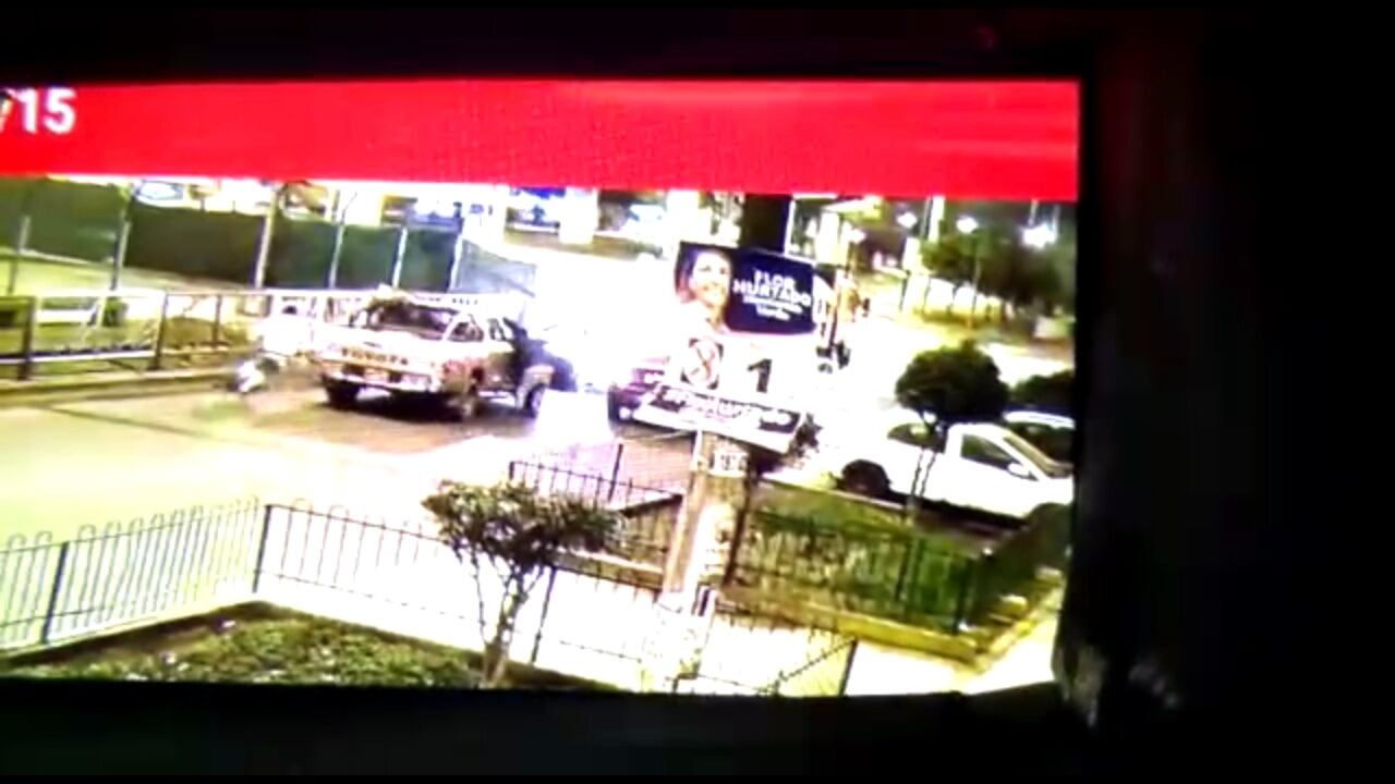 Delante de su esposa, dos hampones armados bajaron de un auto oscuro y encañonaron a un próspero panadero artesanal, a quien asesinaron de un balazo, para robarle la camioneta de su hermano.