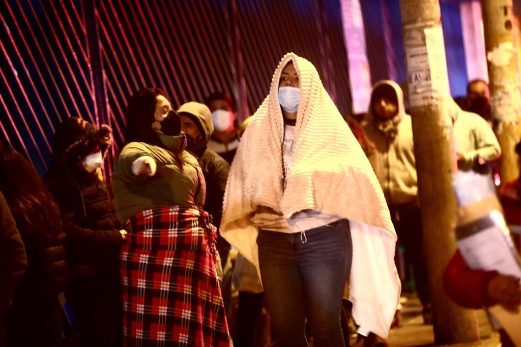 Muchas veces hay que madrugar para poder obtener el pasaporte (Foto: GEC)