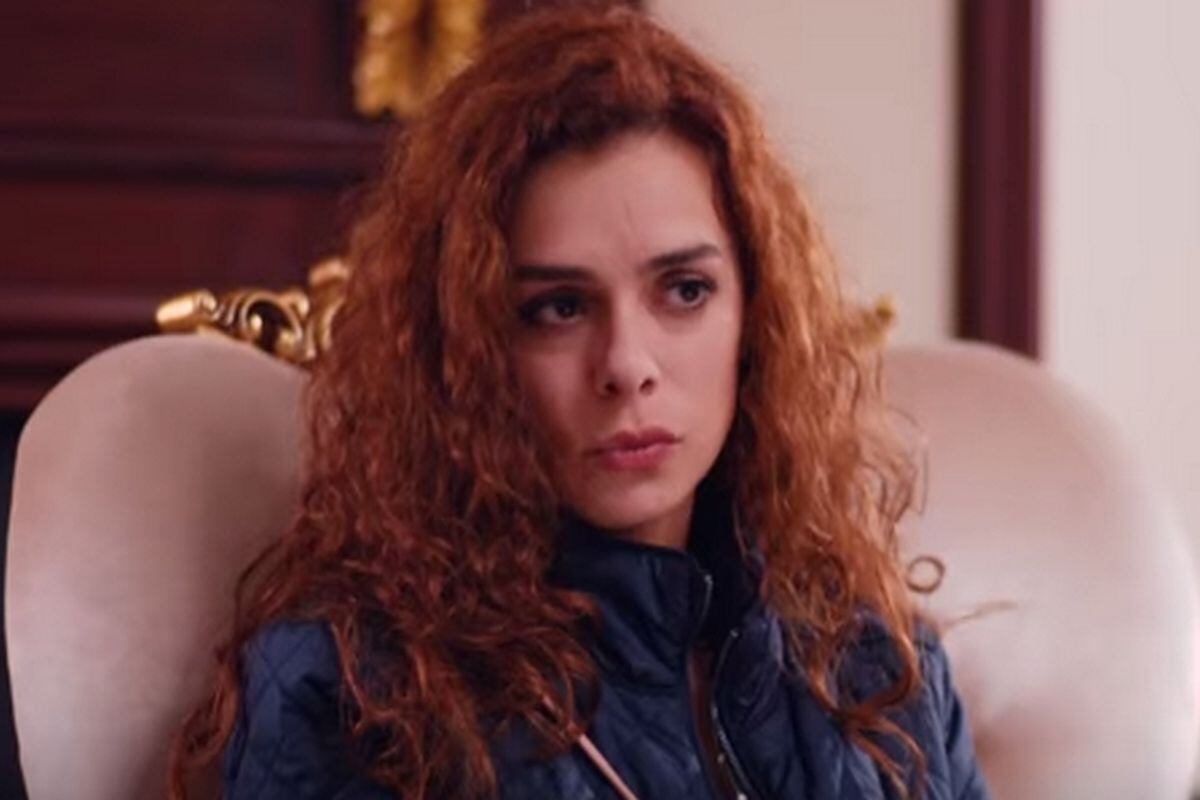 “Amor a segunda vista” es protagonizada por Özge Özpirinççi y Buğra Gülsoy. (Foto: Süreç Film)