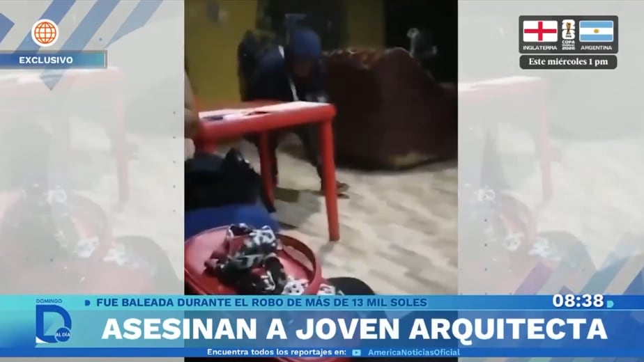 El delincuente ingresó salvajemente a la casa donde se realizaba la 'junta económica' y se apoderó del dinero.